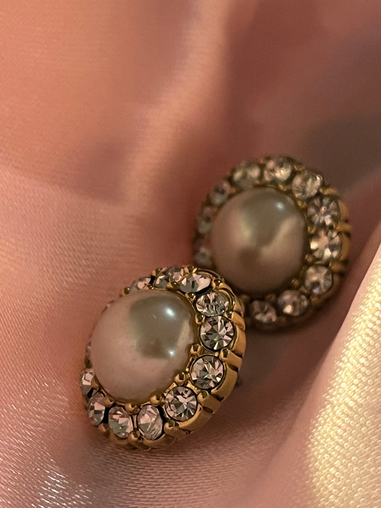 Vintage pink faux pearl & rhinestone gold tone earrings