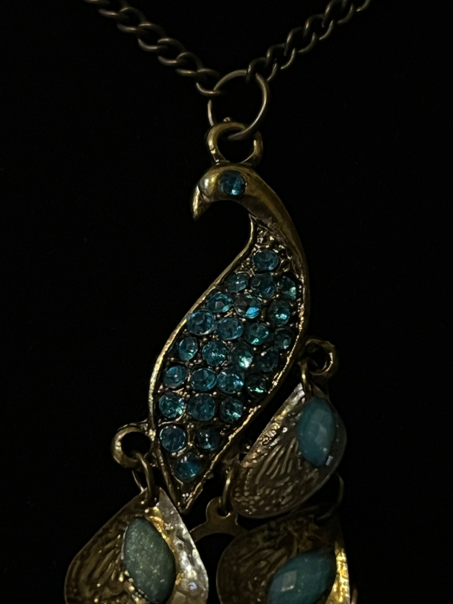 Retro peacock pendant necklace