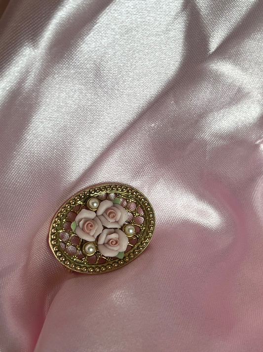 Beautiful pink and gold vintage brooch