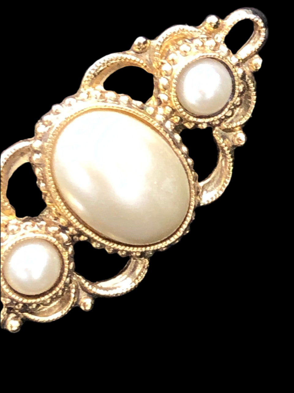 1928 Faux Pearl lapel pin