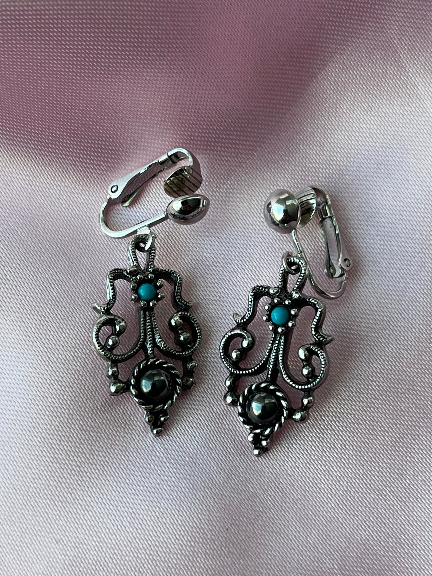 Vintage Avon turquoise clip on earrings